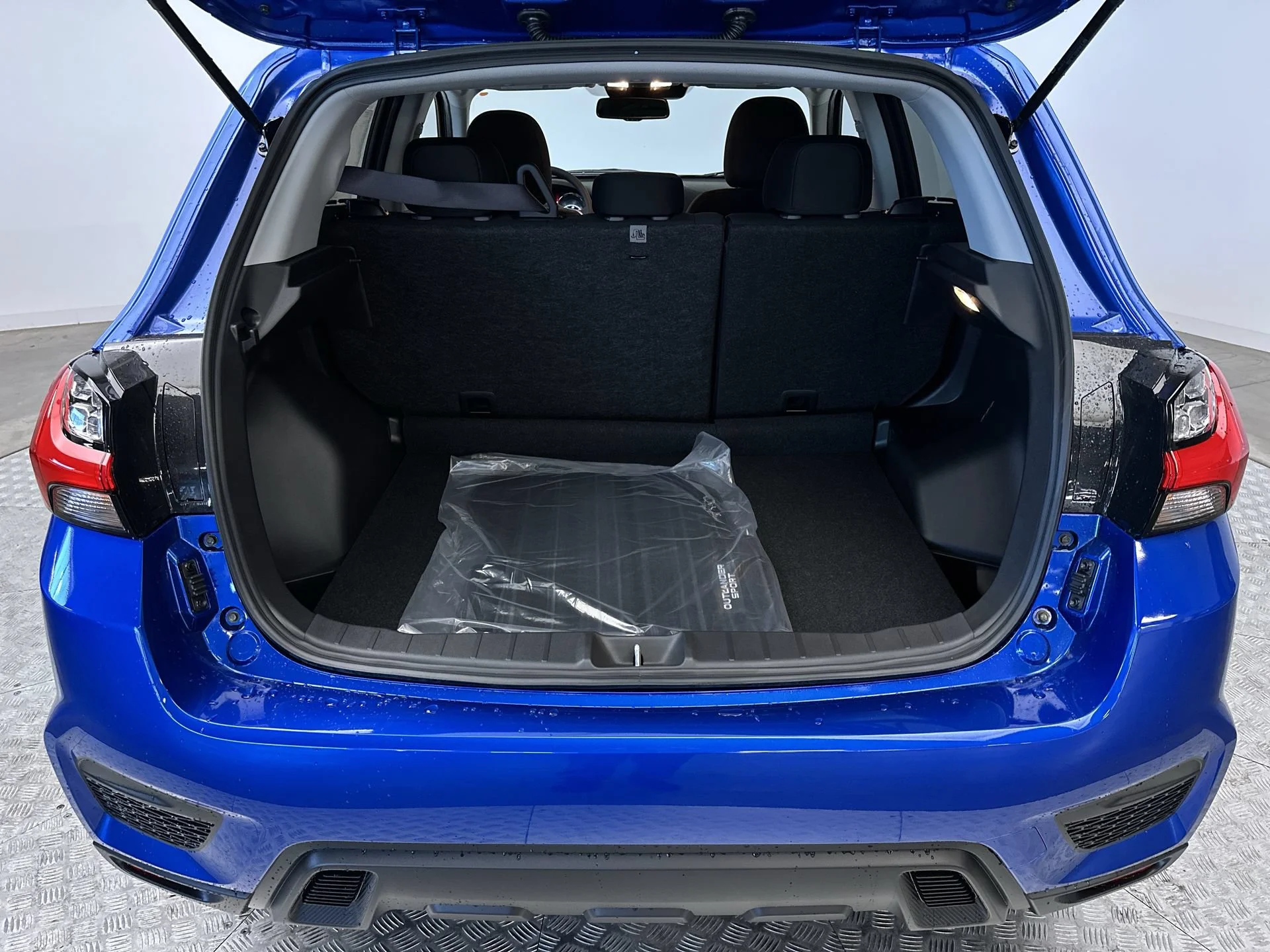 New 2026 Octane Blue Metallic Mitsubishi S image 23