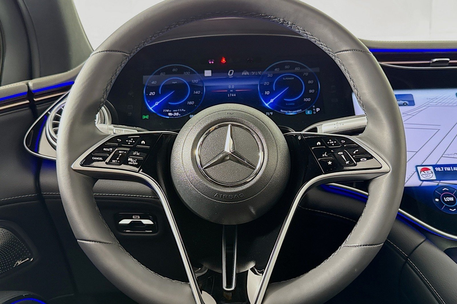 Certified Used 2025 Obsidian Black Metallic Mercedes-Benz 450 image 17