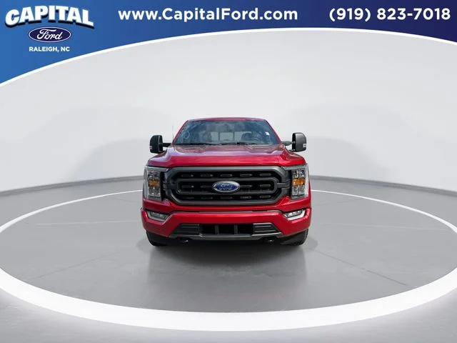Used 2022 Red Ford XLT image 3