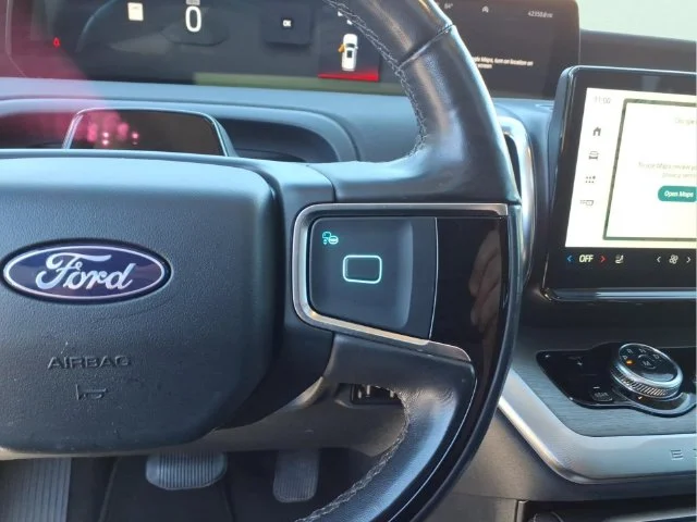 Used 2025 White Ford Platinum image 28