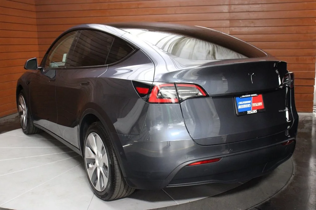 Used 2020 Solid Black Tesla Long Range image 8
