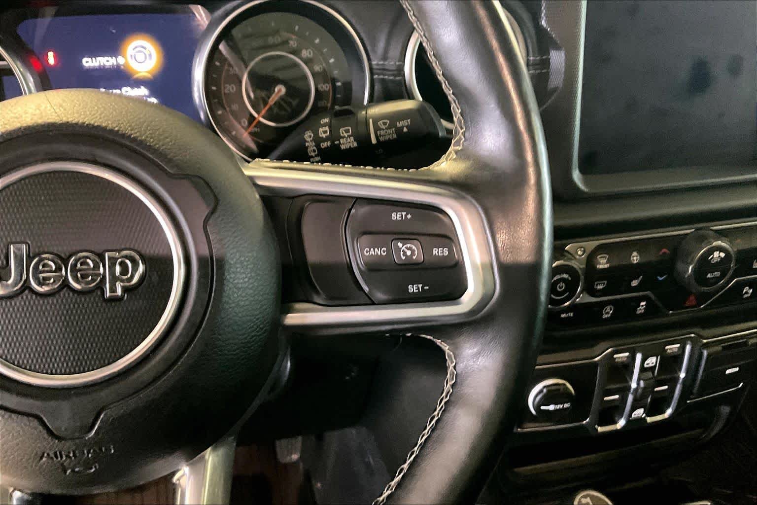 Used 2019 Billet Silver Metallic Clearcoat Jeep Sahara image 23