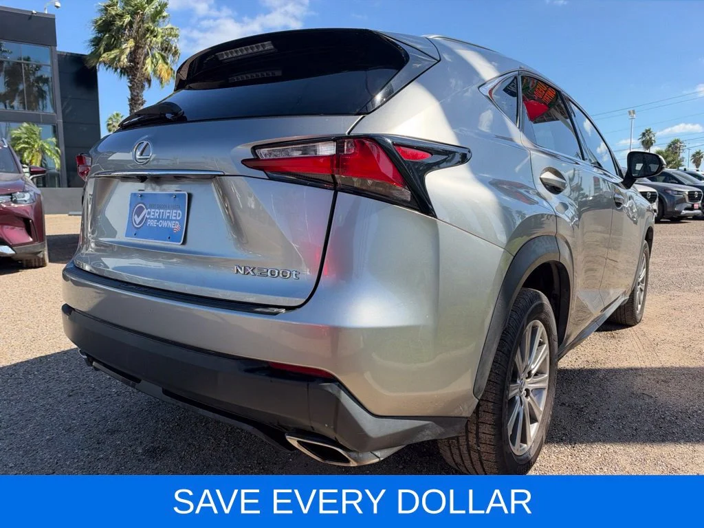 Used 2015  Lexus 200t image 4