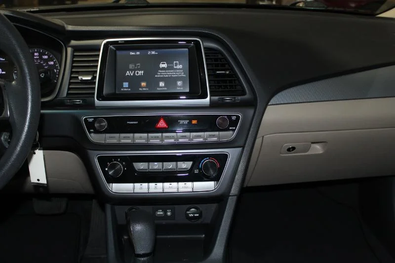 2018 Hyundai Sonata SE - Photo 16