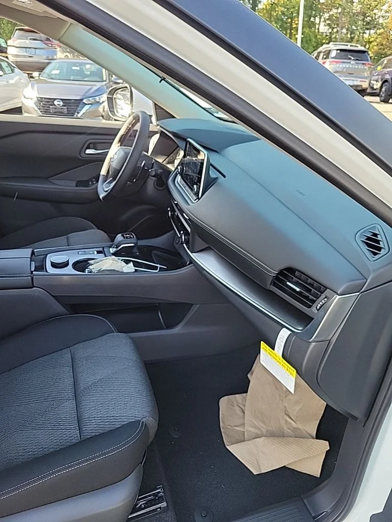 2026 Nissan Rogue SV - Photo 29