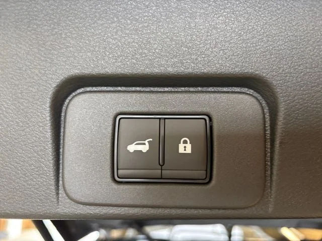 New 2026 Obsidian Green Nissan Platinum image 18