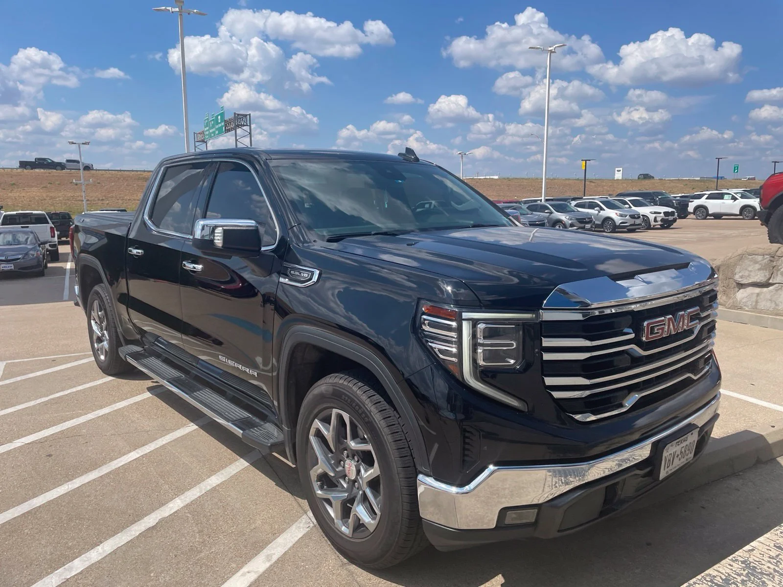 Used 2023 ONYX BLACK GMC SLT image 25