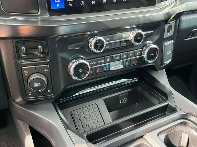 New 2027 Iconic Silver Metallic Ford F-250® Lariat® image 26