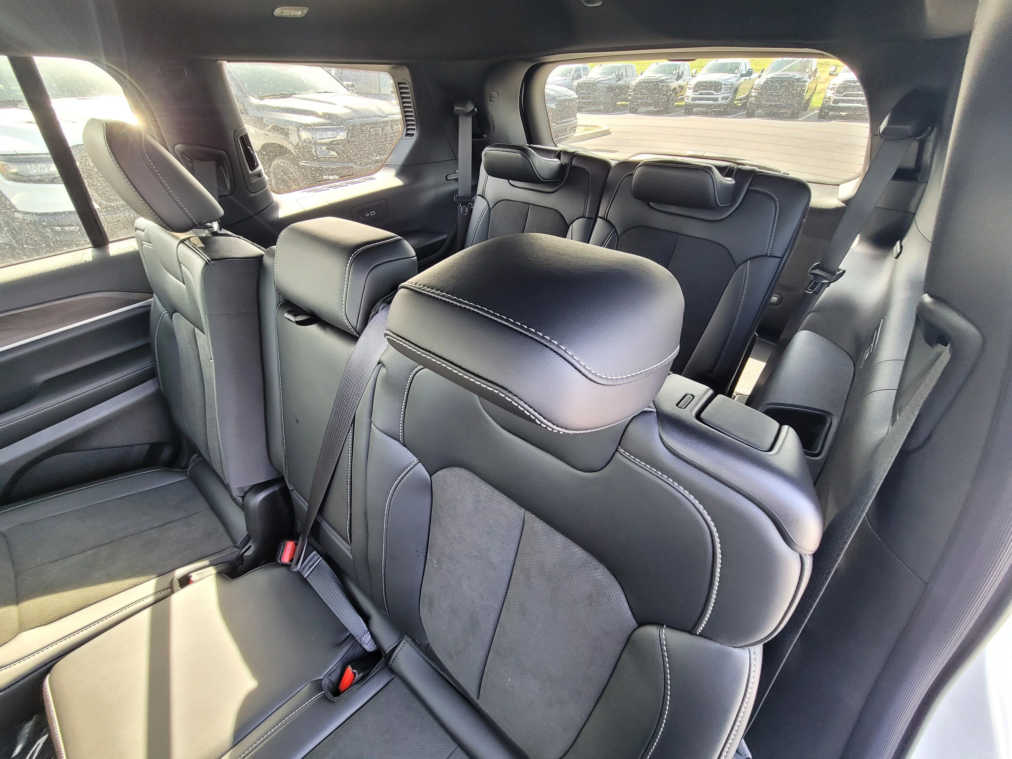 New 2026 Bright White Clearcoat Jeep Laredo Altitude image 11