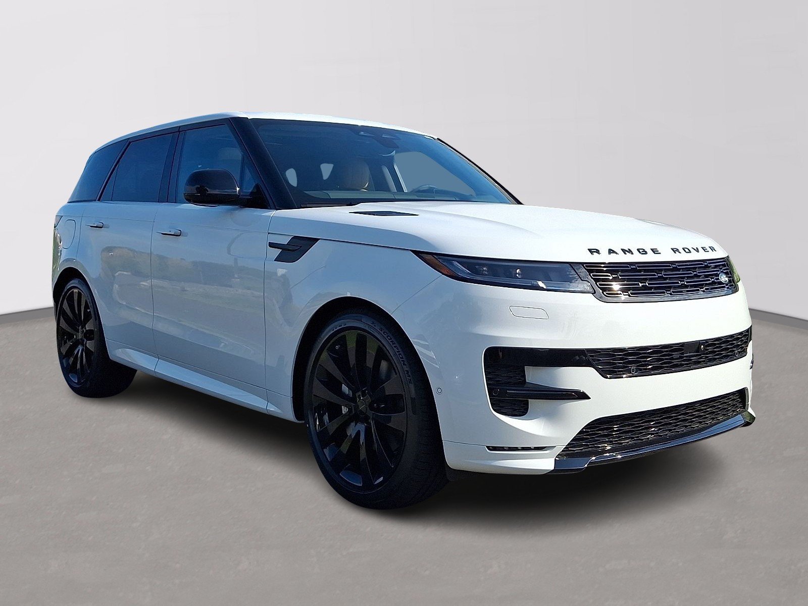 New 2026 Fuji White Land Rover  image 2