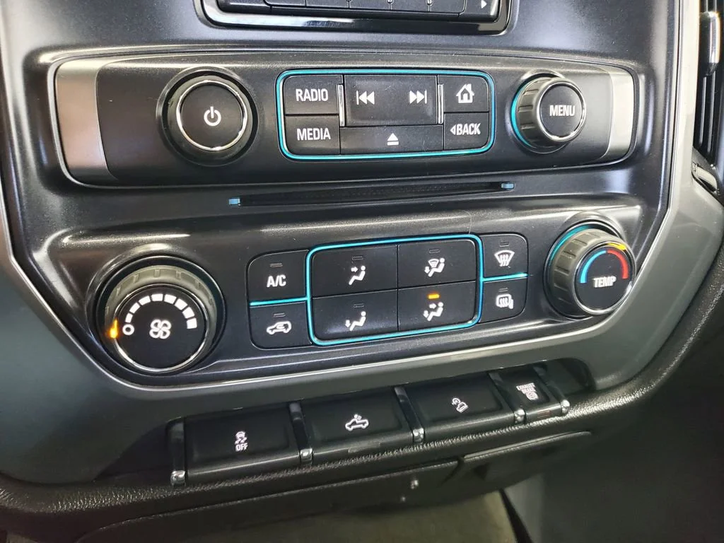 Used 2015 Summit White Chevrolet LT image 18