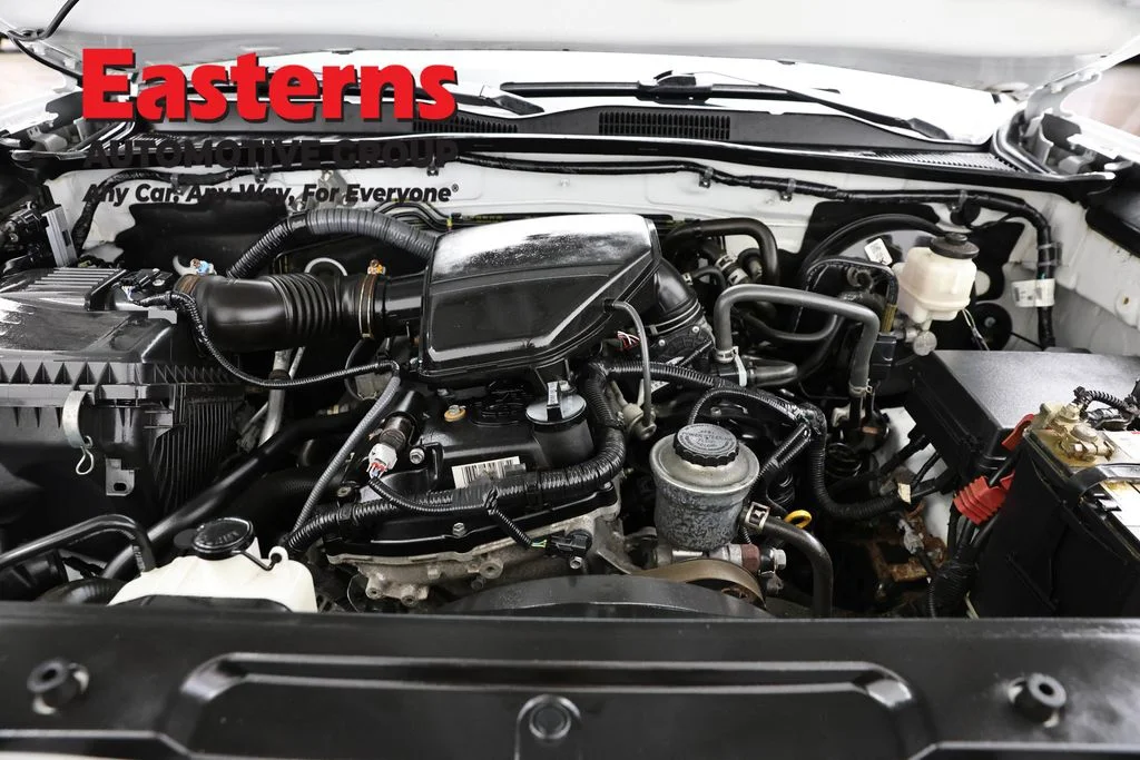 Used 2019 White Toyota SR image 7