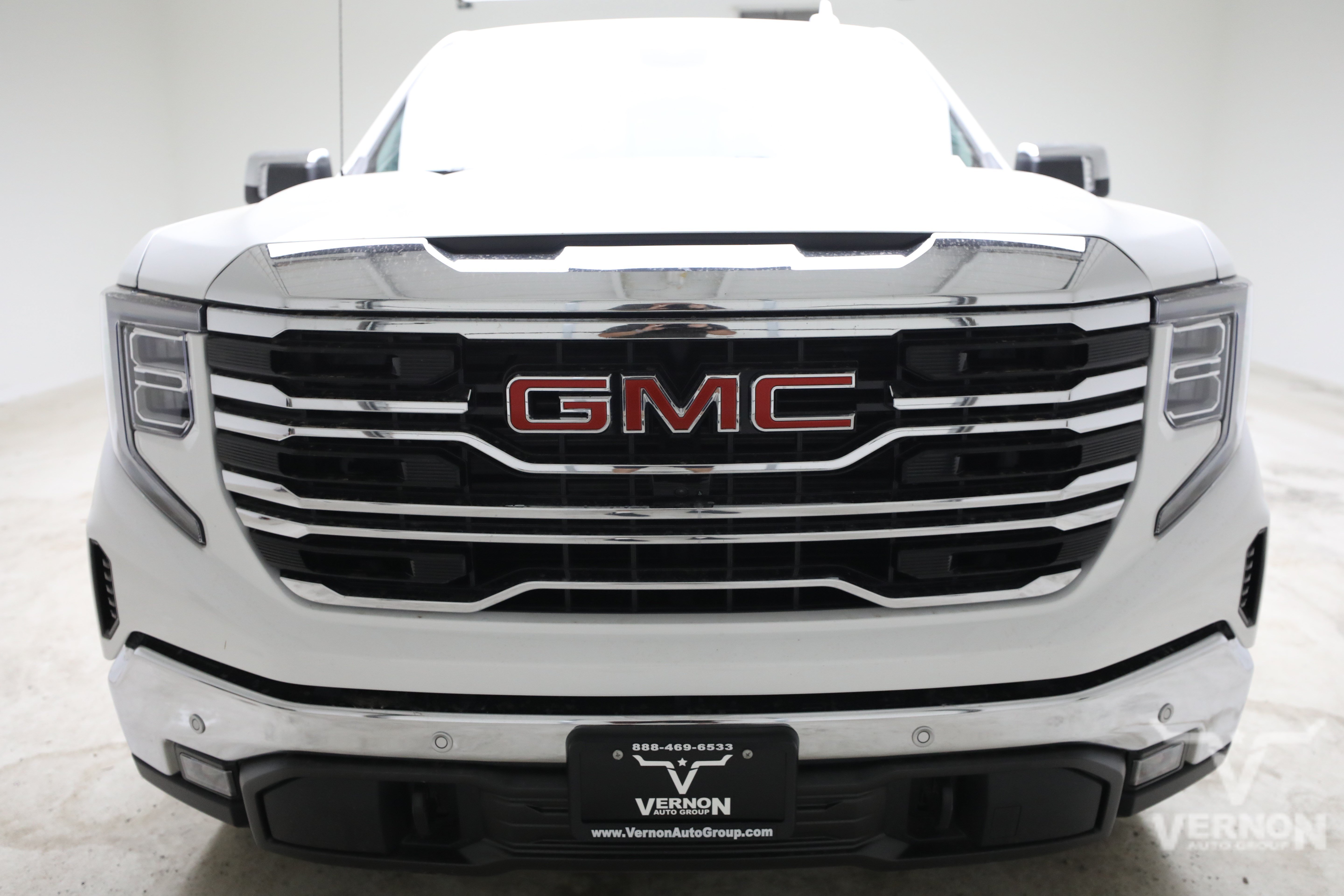 New 2026 Summit White GMC N image 8
