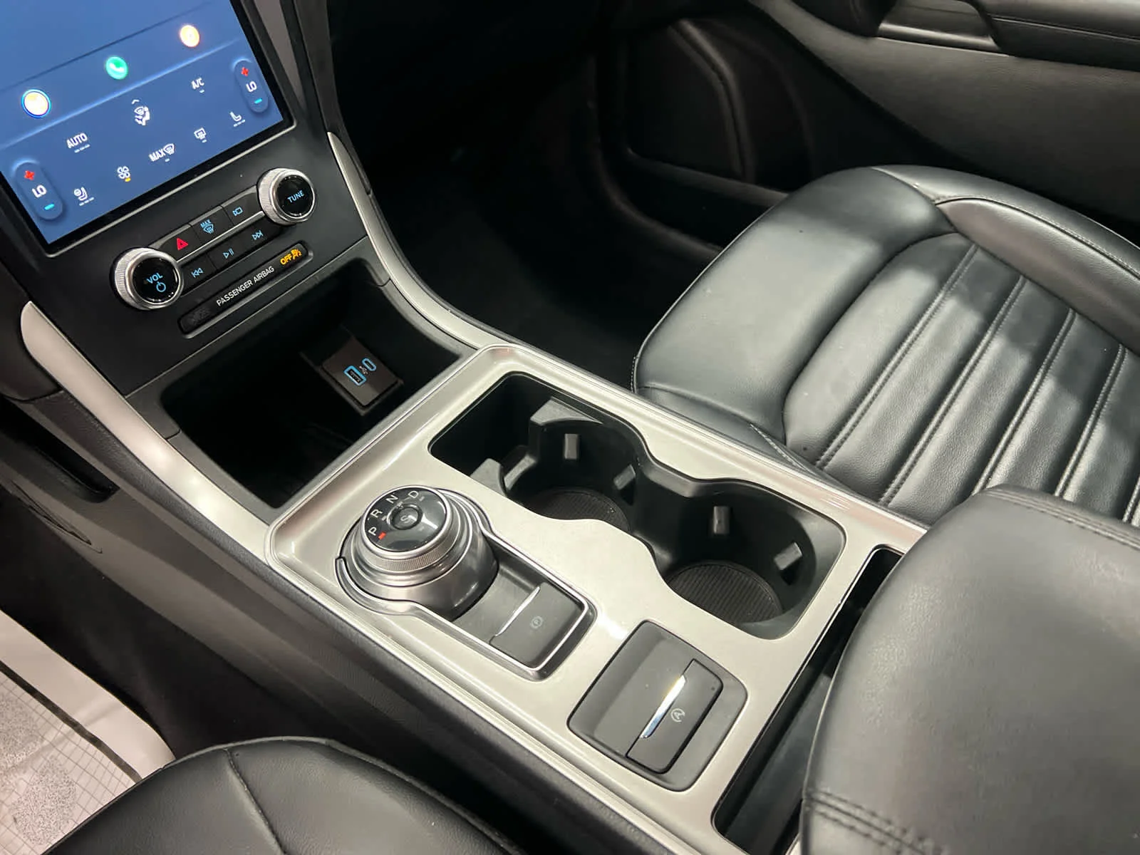 Used 2023 Agate Black Metallic Ford SEL image 23