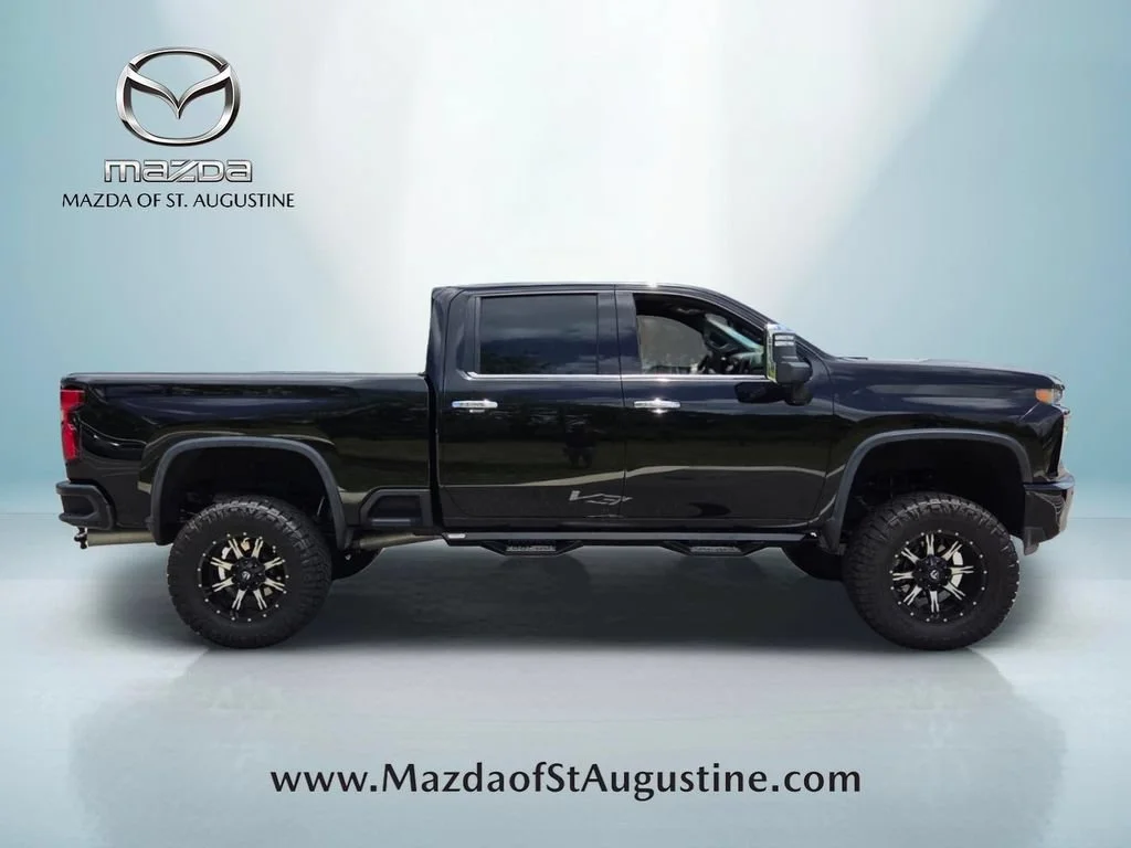 Used 2020 Black Chevrolet High Country image 10