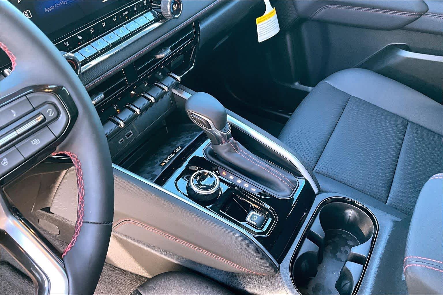 2026 Chevrolet Colorado Z71 - Photo 8