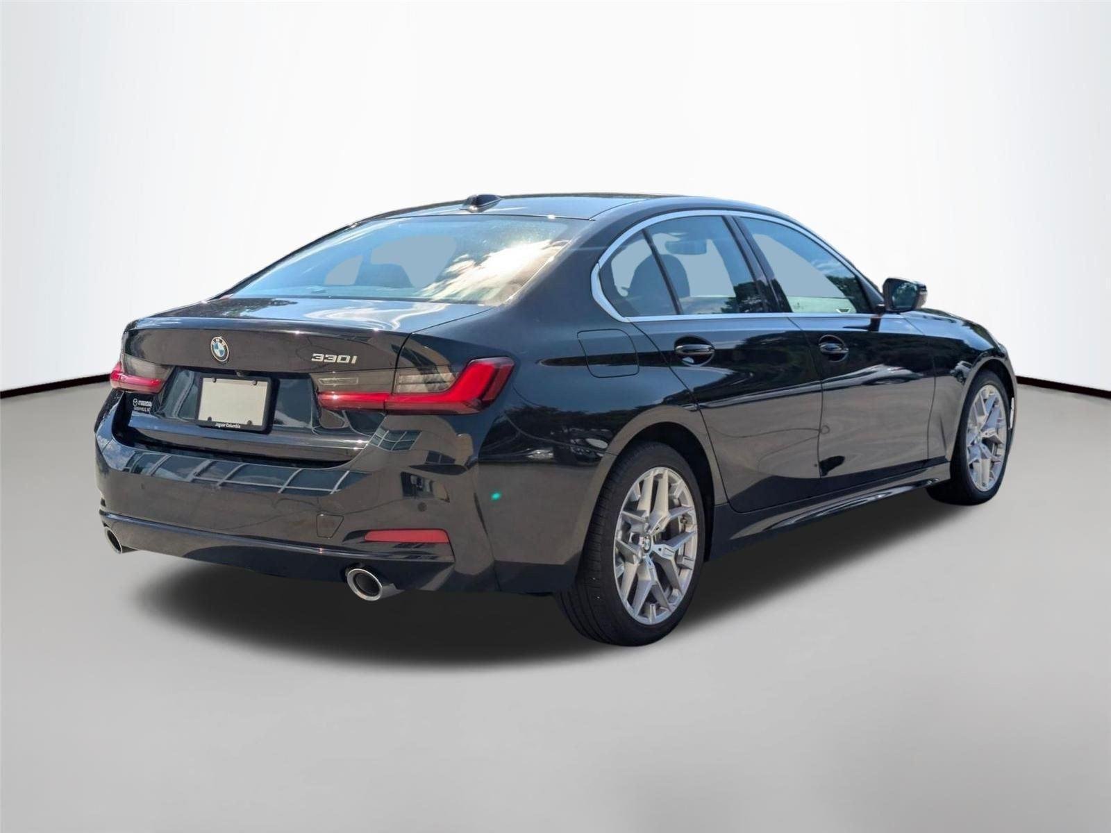 Used 2025  BMW 330i image 5