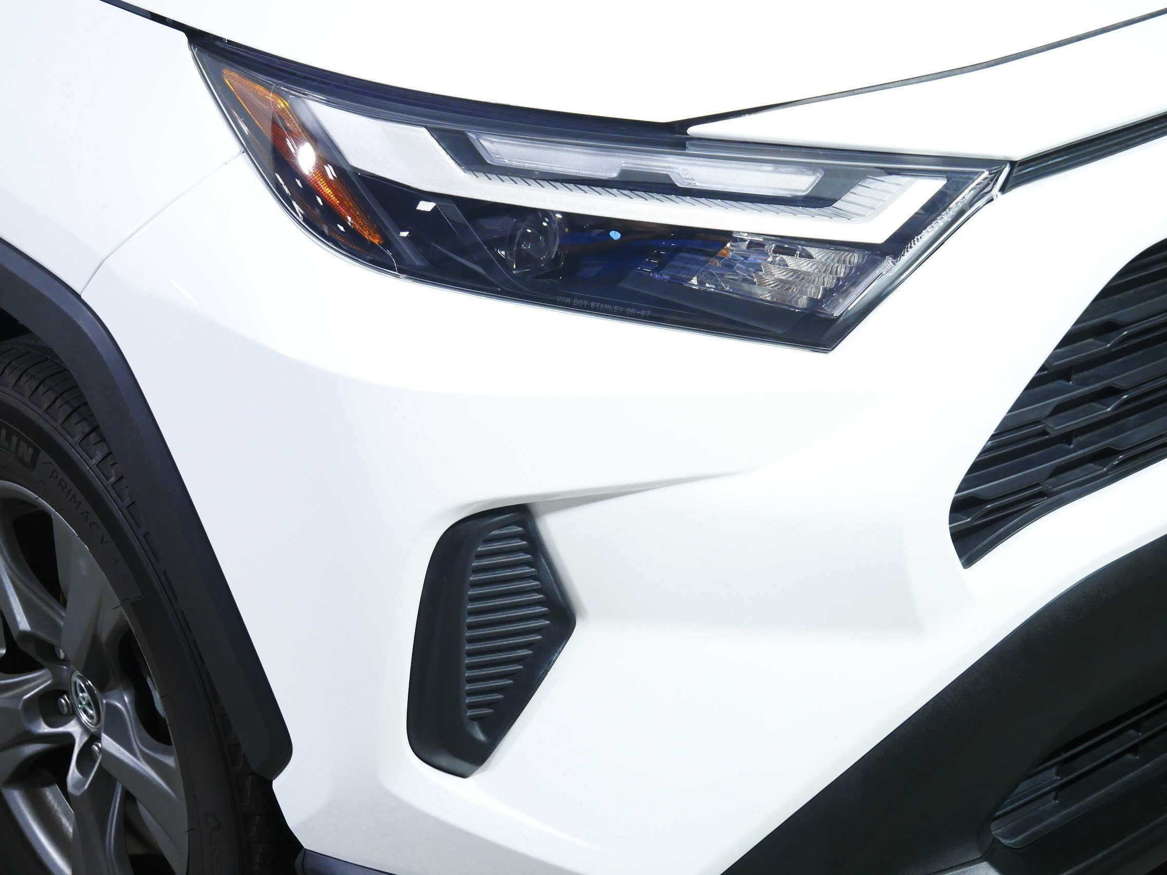 2024 Toyota RAV4 XLE - Photo 16