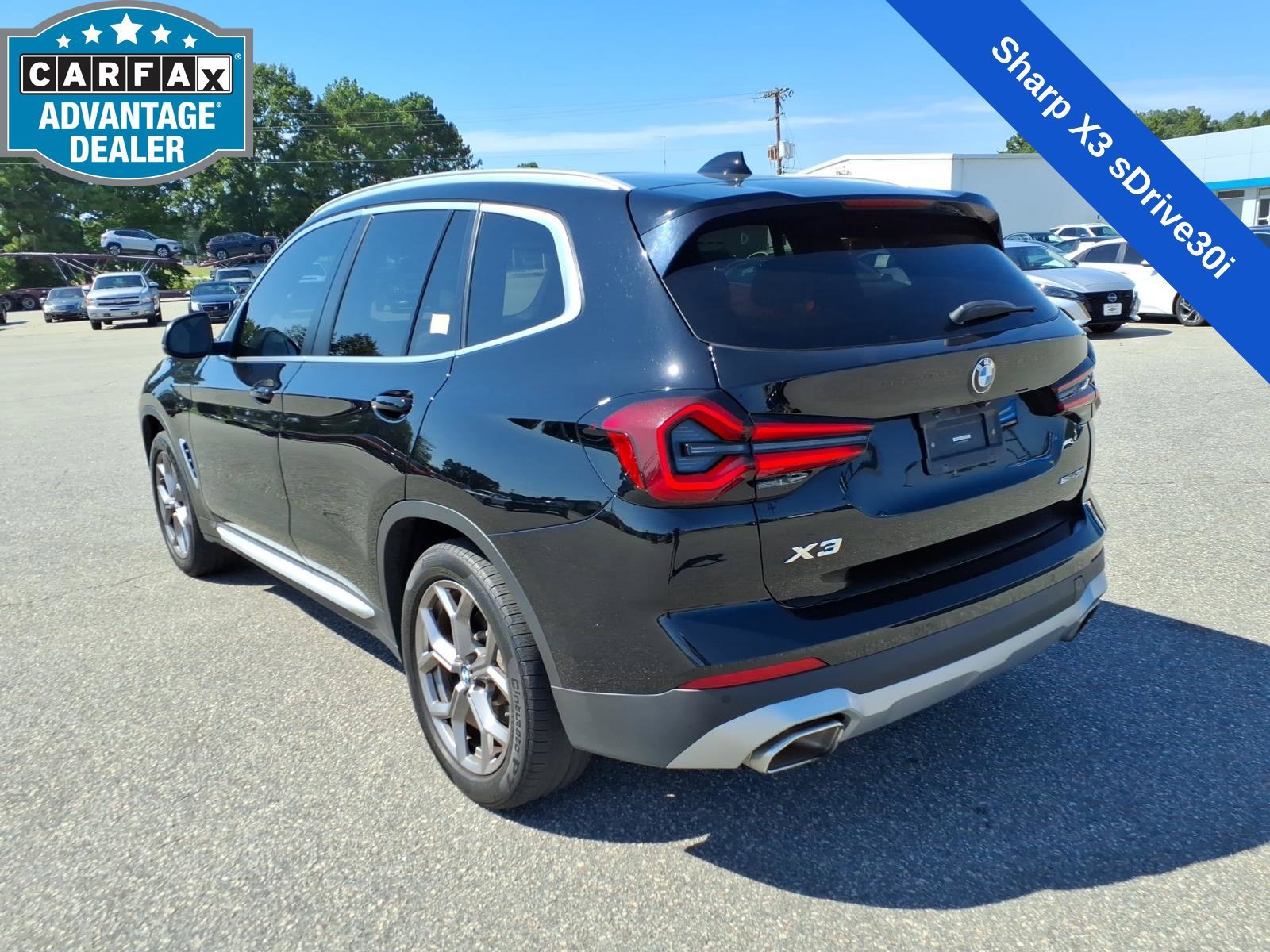 Used 2022  BMW sDrive30i image 3
