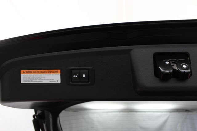 Used 2024  Mitsubishi SEL image 13