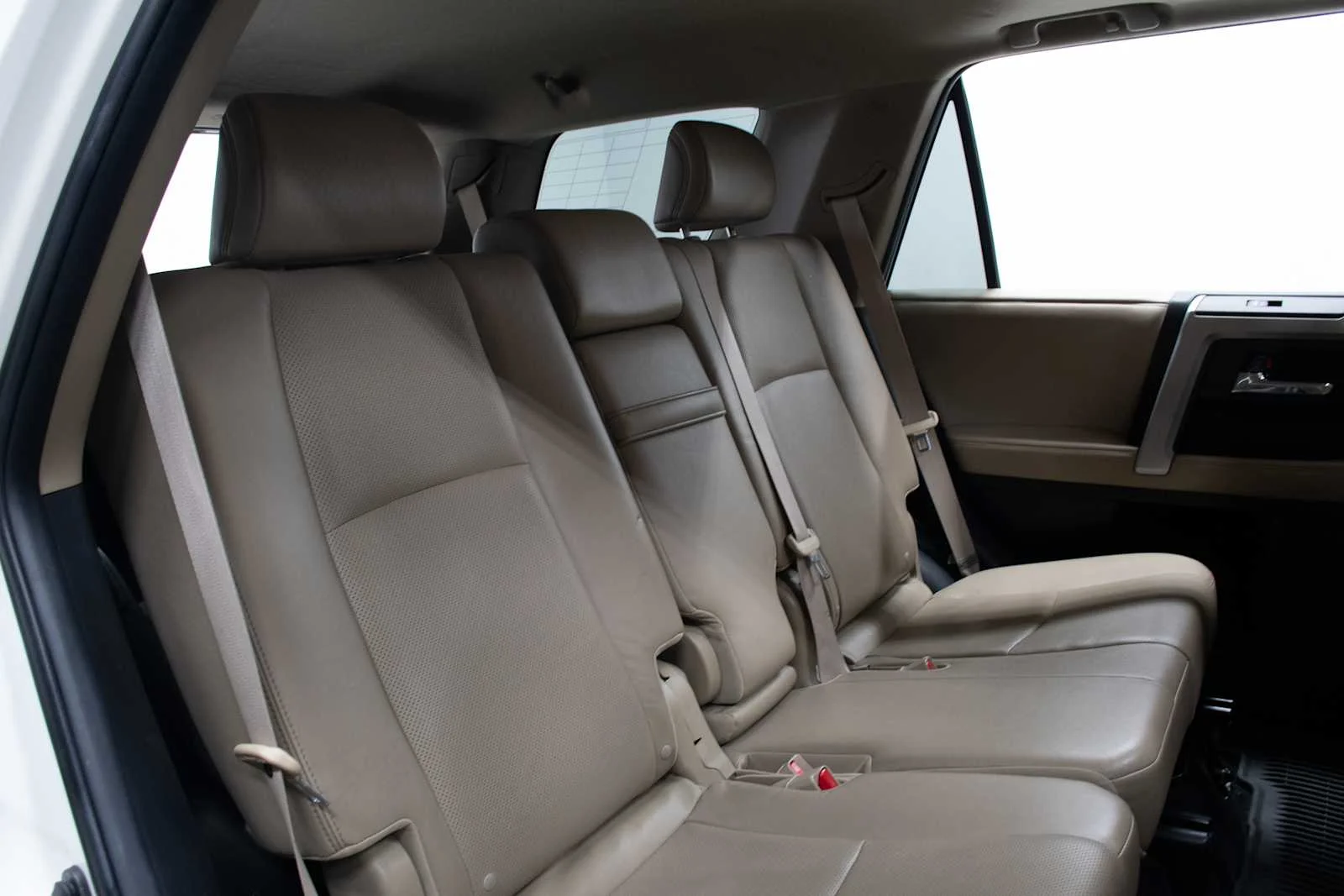Used 2014 Blizzard Pearl Toyota Limited image 23