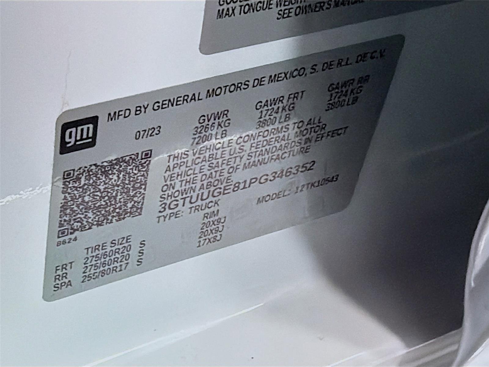 Used 2023 Summit White GMC Denali image 31