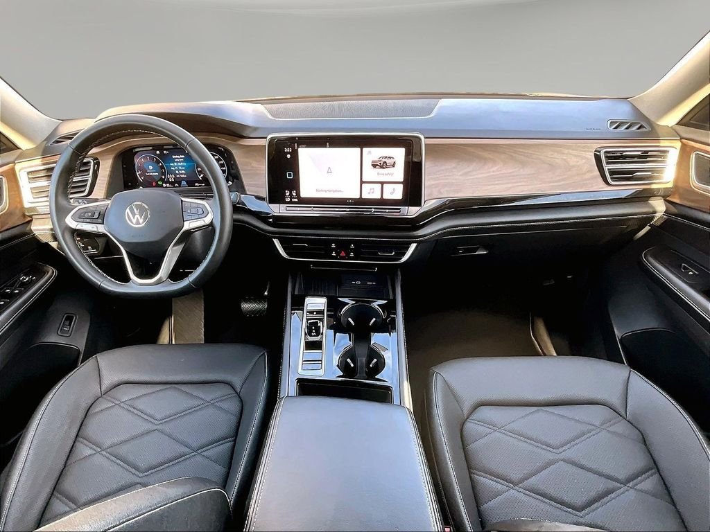 Used 2026 Silver Volkswagen SE w/Technology image 9
