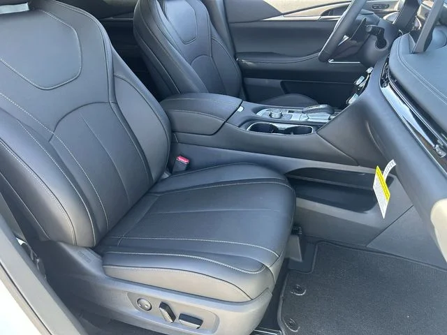 New 2027 RADIANT WHITE INFINITI Luxe FWD image 12