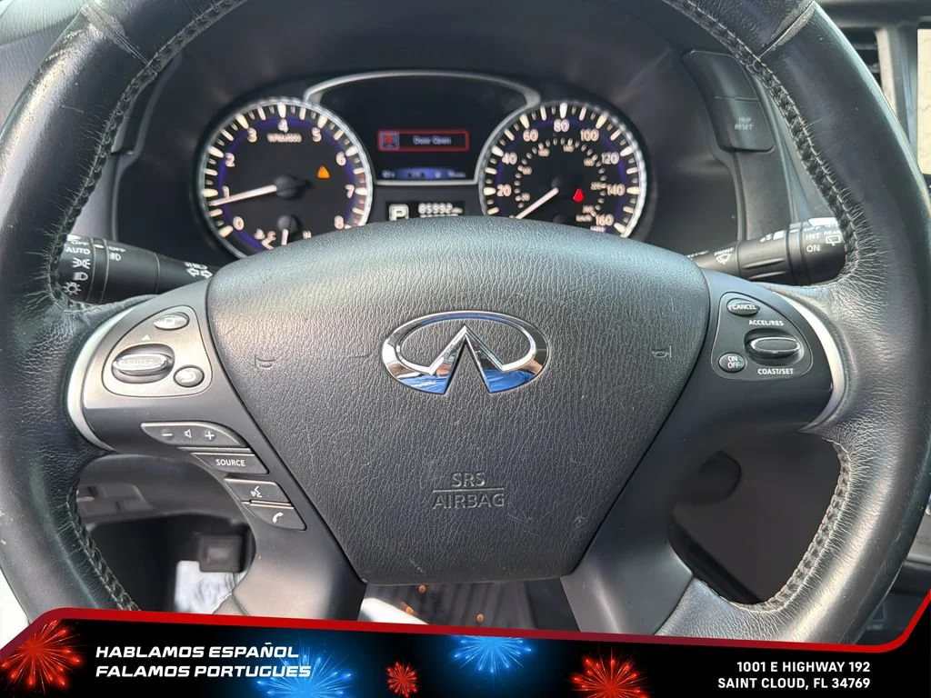Used 2020 White INFINITI LUXE image 17