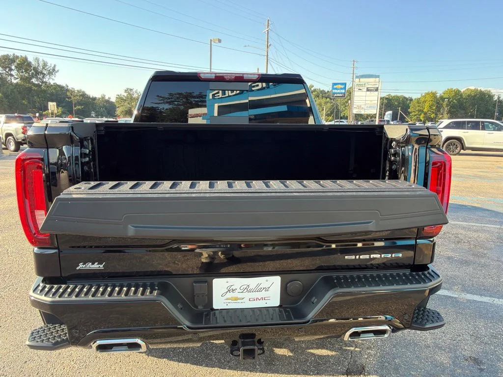 Used 2025 Onyx Black GMC Denali Ultimate image 11