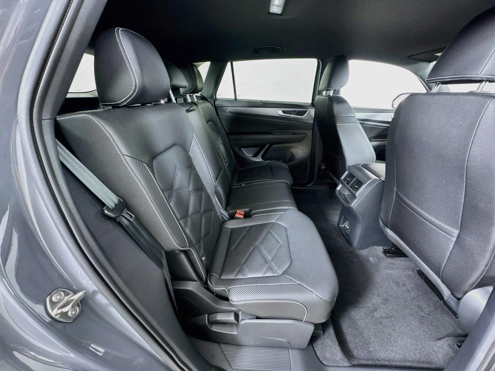 New 2026 Pure Gray Volkswagen 2.0T SE w/Technology image 26