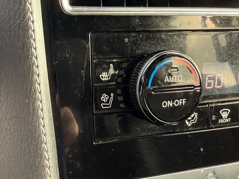 Used 2021 Super Black Nissan Platinum image 19
