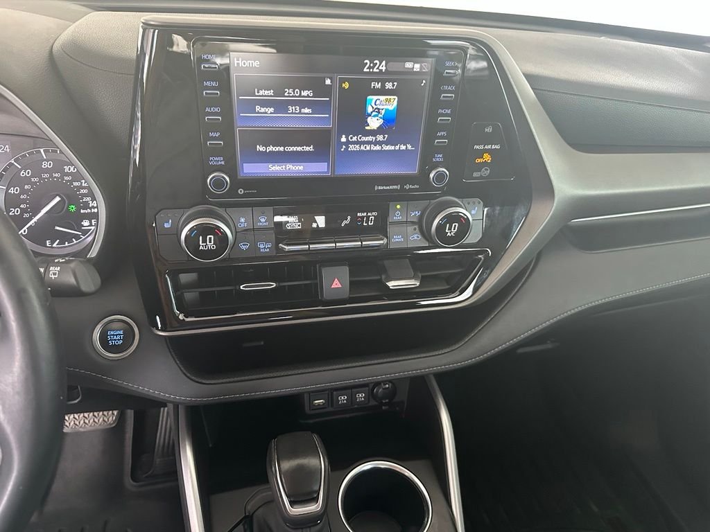 Used 2020  Toyota XLE image 23