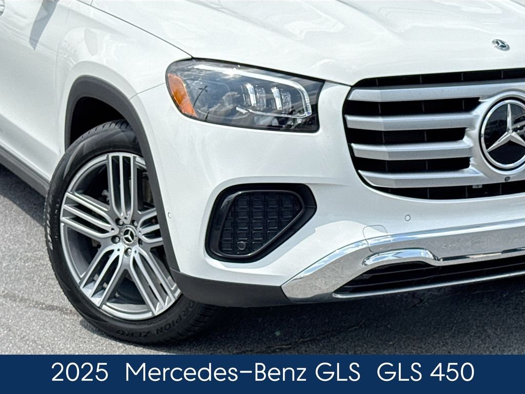 Used 2025  Mercedes-Benz GLS 450 image 12