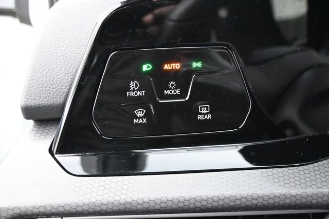 Used 2024 White Volkswagen S image 17
