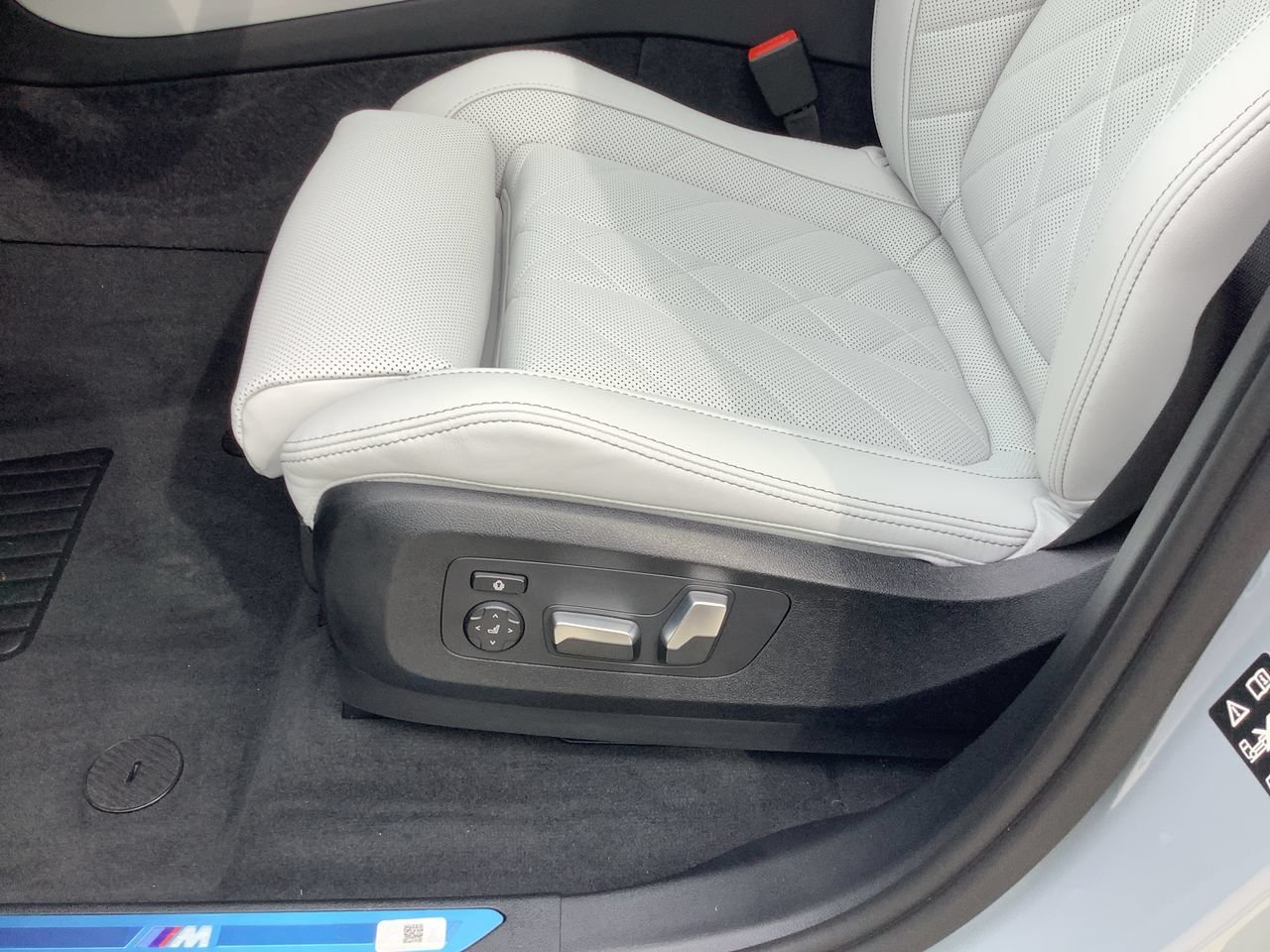 New 2026 Brooklyn Grey Metallic BMW xDrive40i image 15