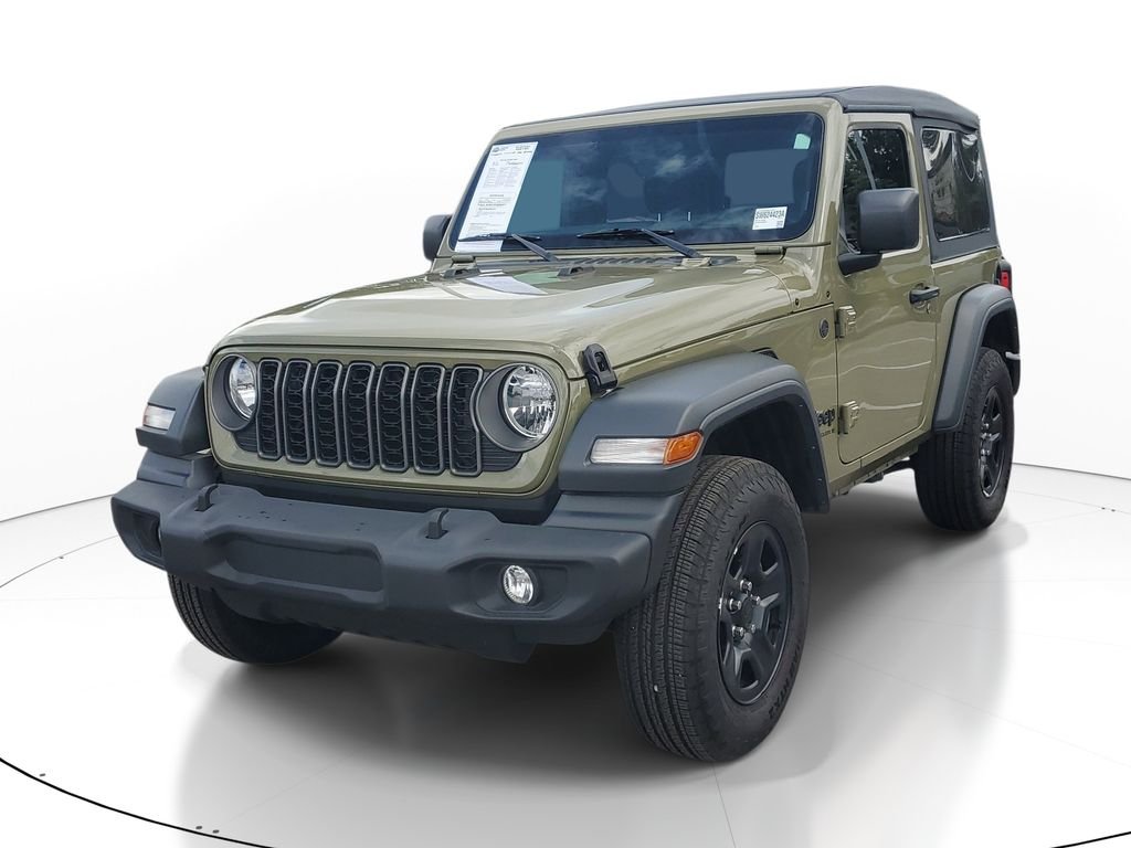 Used 2025 Green Jeep Sport image 3