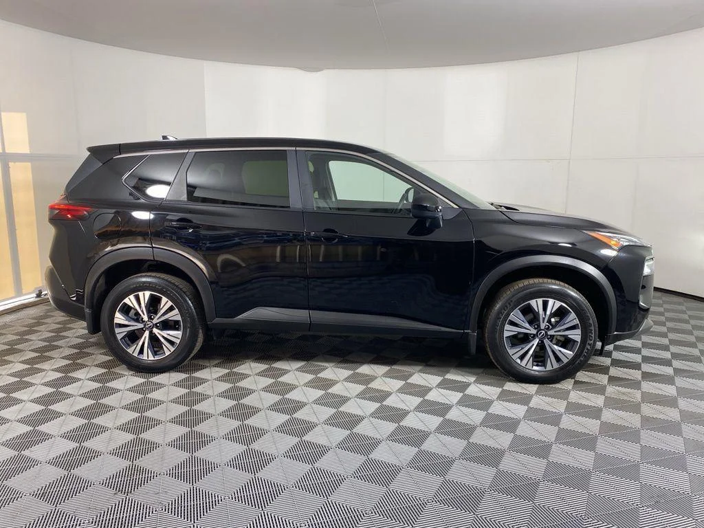 Used 2023 Super Black Nissan SV image 2