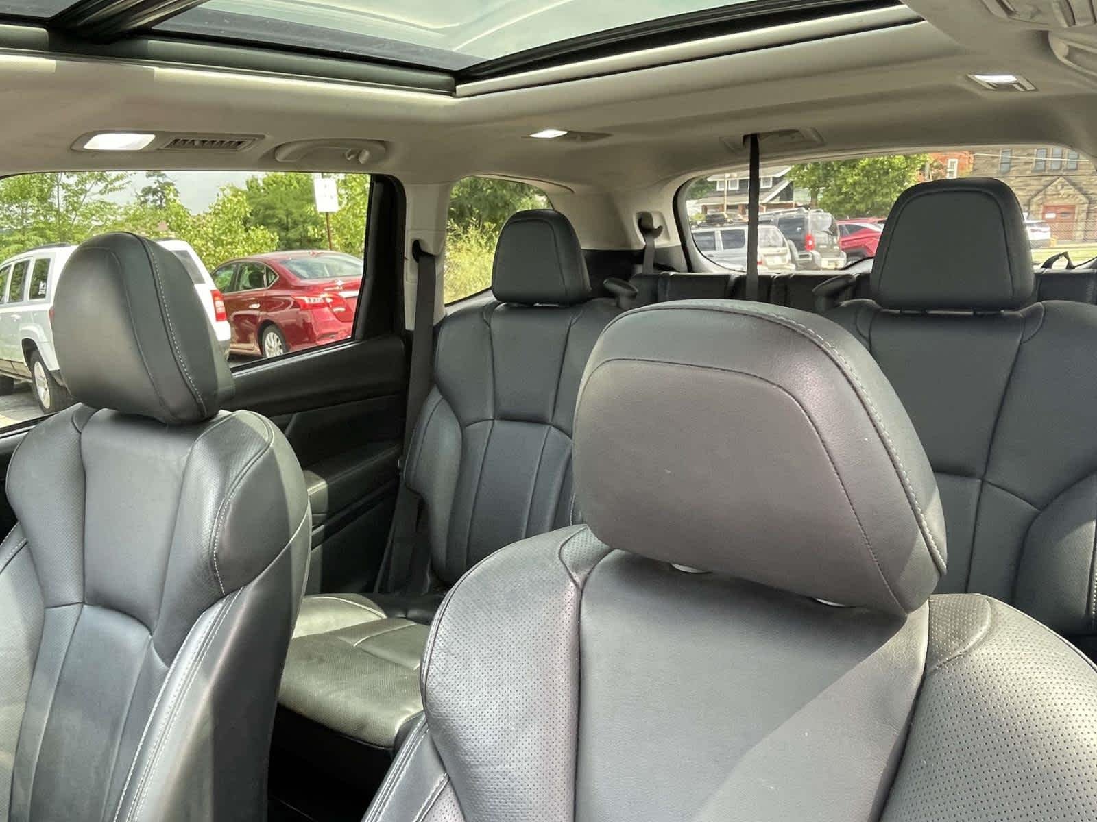 Used 2020 Crystal White Pearl Subaru Limited image 8