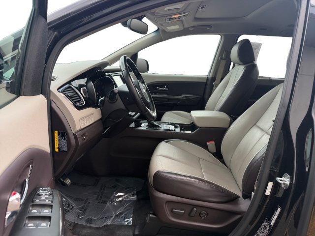 Used 2016 Black Kia SXL image 8