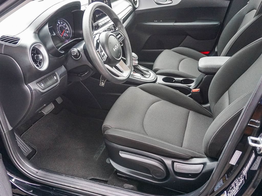 Used 2024 Black Kia LXS image 18