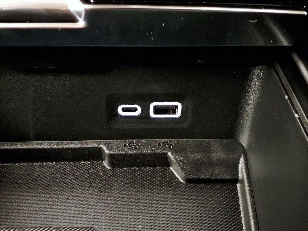 2026 GMC Yukon Denali - Photo 25