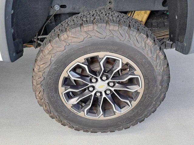 Used 2019 White Chevrolet ZR2 image 35