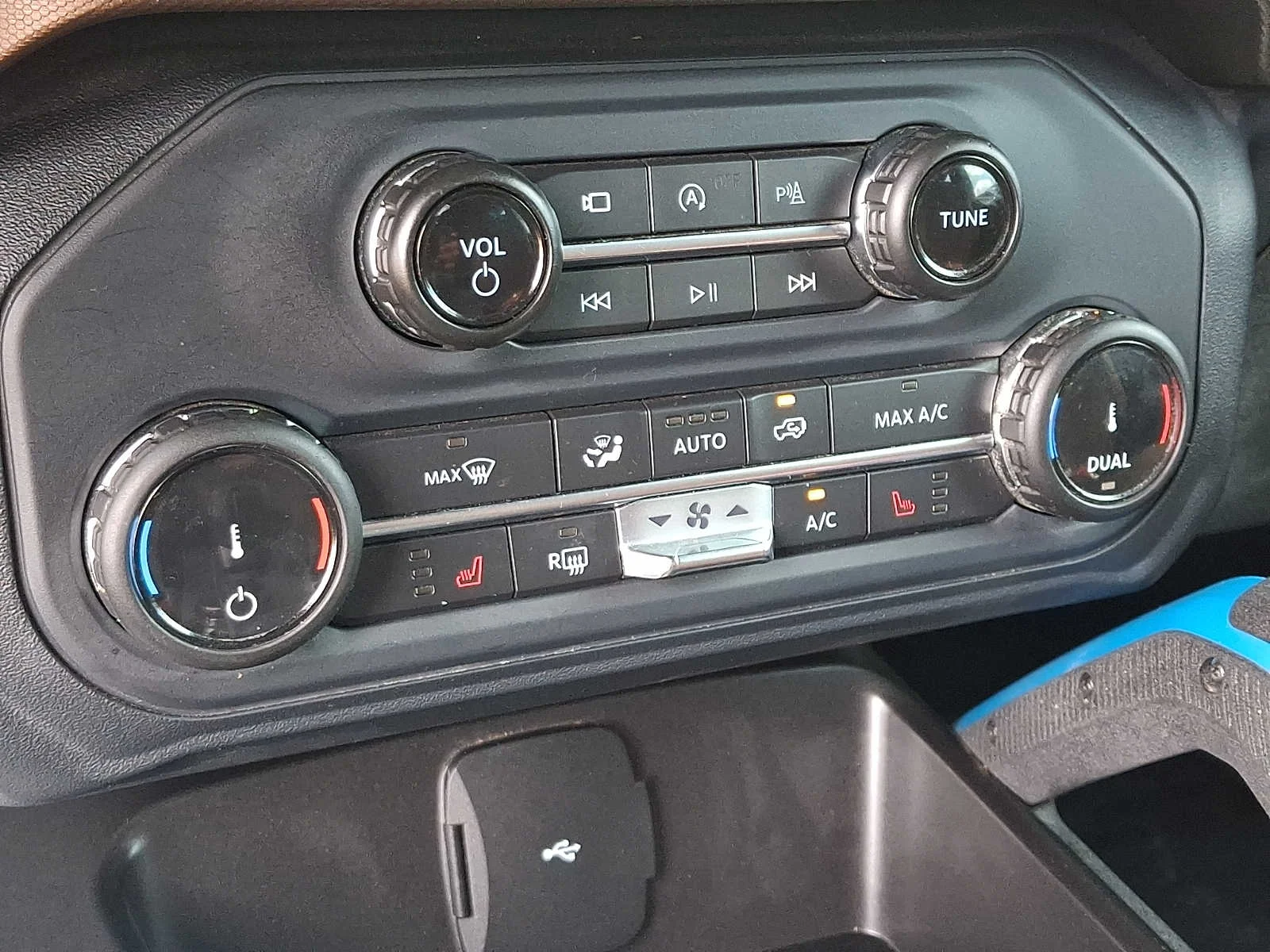 Used 2022 Velocity Blue Metallic Ford Outer Banks image 14