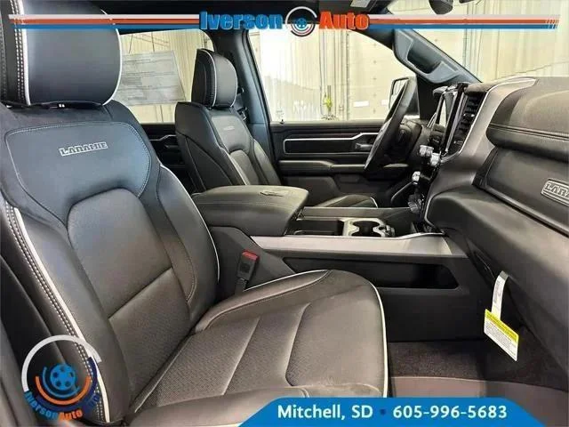 New 2026 Granite Crystal Metallic Clear-Coat Exterior Paint RAM LARAMIE image 29
