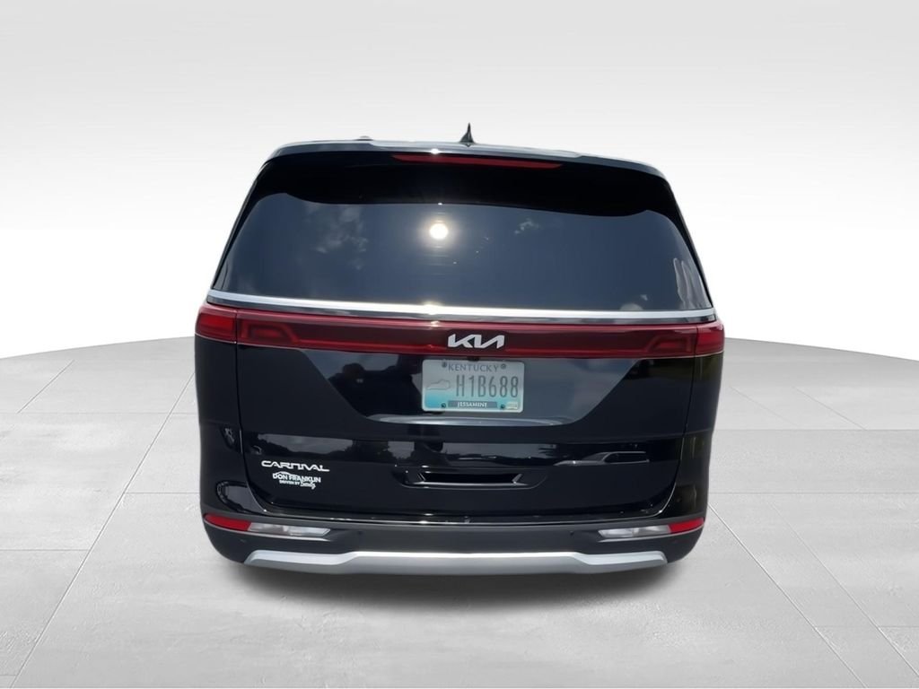 Used 2024 Black Kia LX image 7