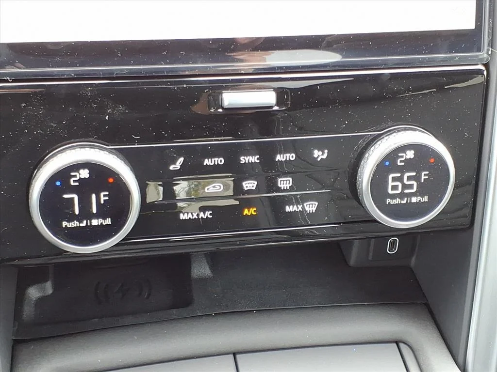2026 Land Rover Discovery Gemini Edition - Photo 18