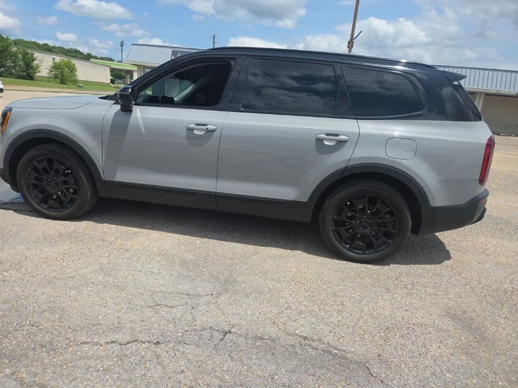 Used 2021 Gray Kia EX image 4
