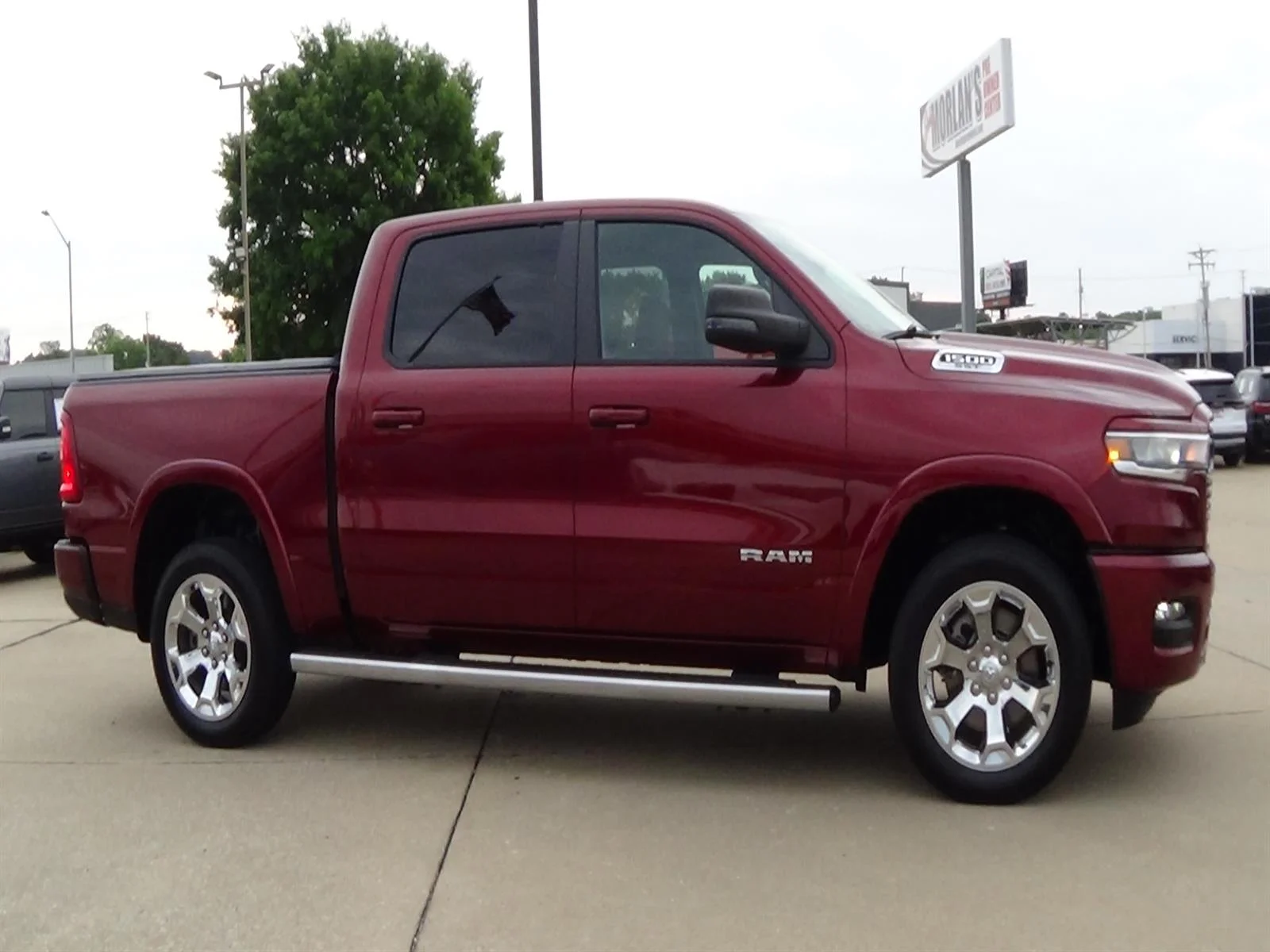 Certified Used 2025 Delmonico Red Pearl Coat (prv) RAM Big Horn image 5