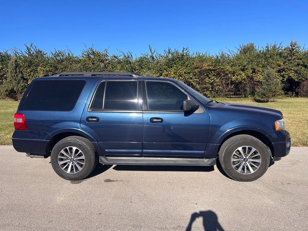 Used 2017 Blue Ford XLT image 5